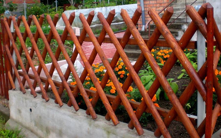 Забор для палисадника своими руками: фото, красивый кованый и металлический