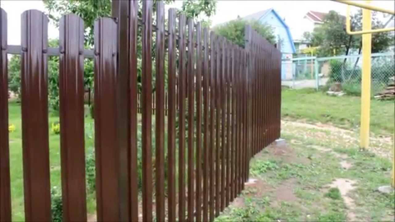 Забор из евроштакетника своими руками: пошаговая инструкция