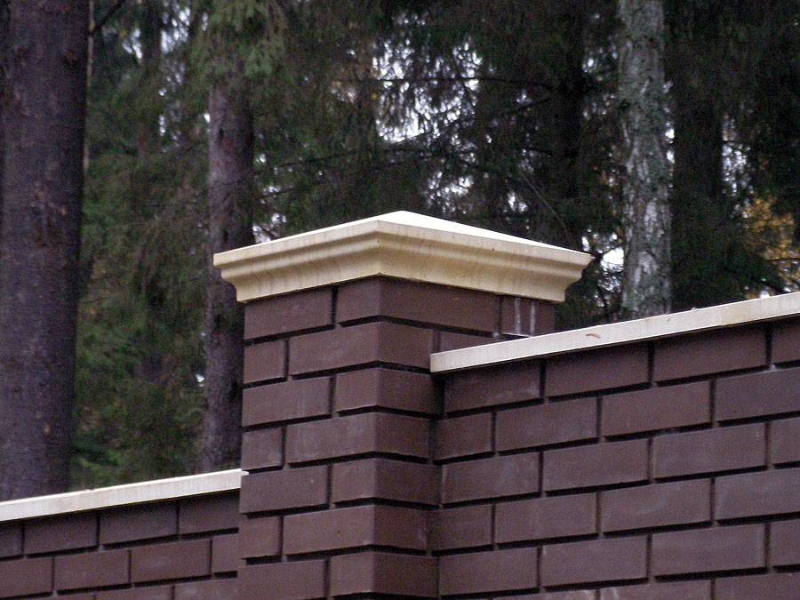 Колпаки на забор полимерно-песчаные заглушки на столбы ограждений из кирпича, бетонные крышки для кирпичных конструкций