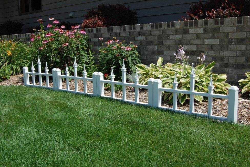 Ограждения для грядок: ограда из дпк, из чего сделать забор для огорода и клумб, материал и варианты на фото