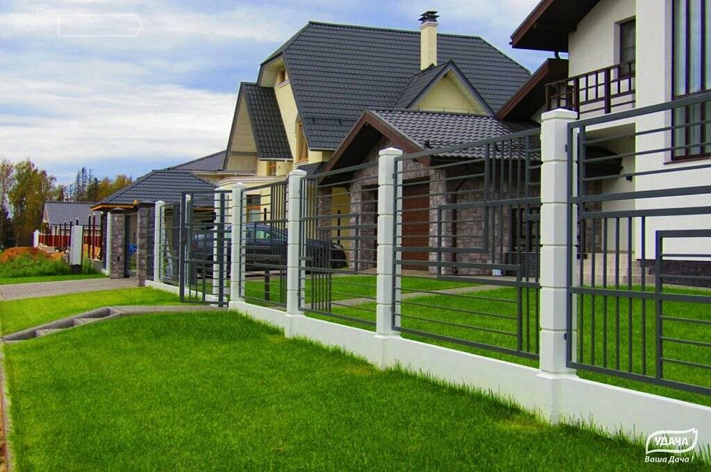 Красивый забор - начало красивого дома: варианты на любой бюджет