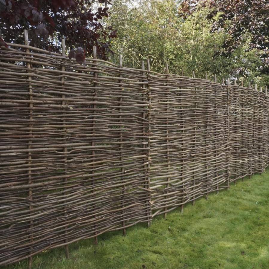 Забор из лозы - красивые оригинальные примеры оформления забора при помощи лозы (145 фото)