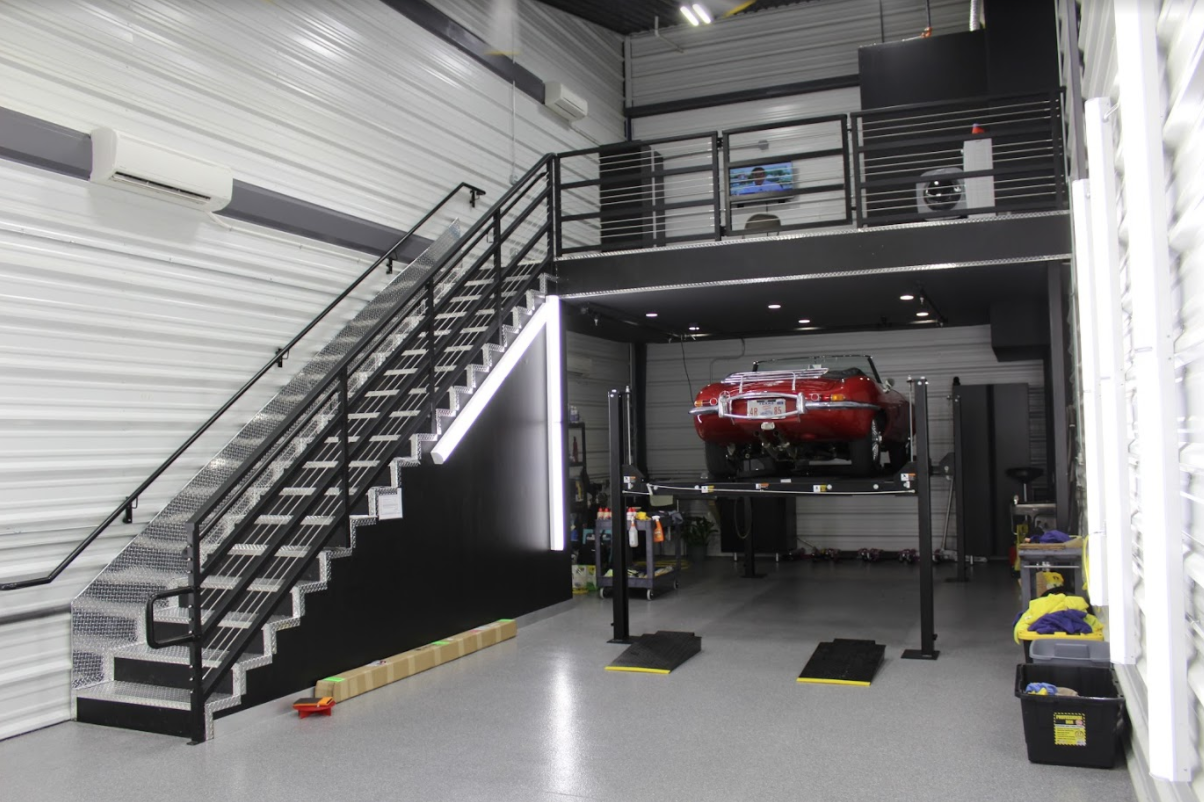 Двухэтажный гараж: как составить проект и построить своими руками