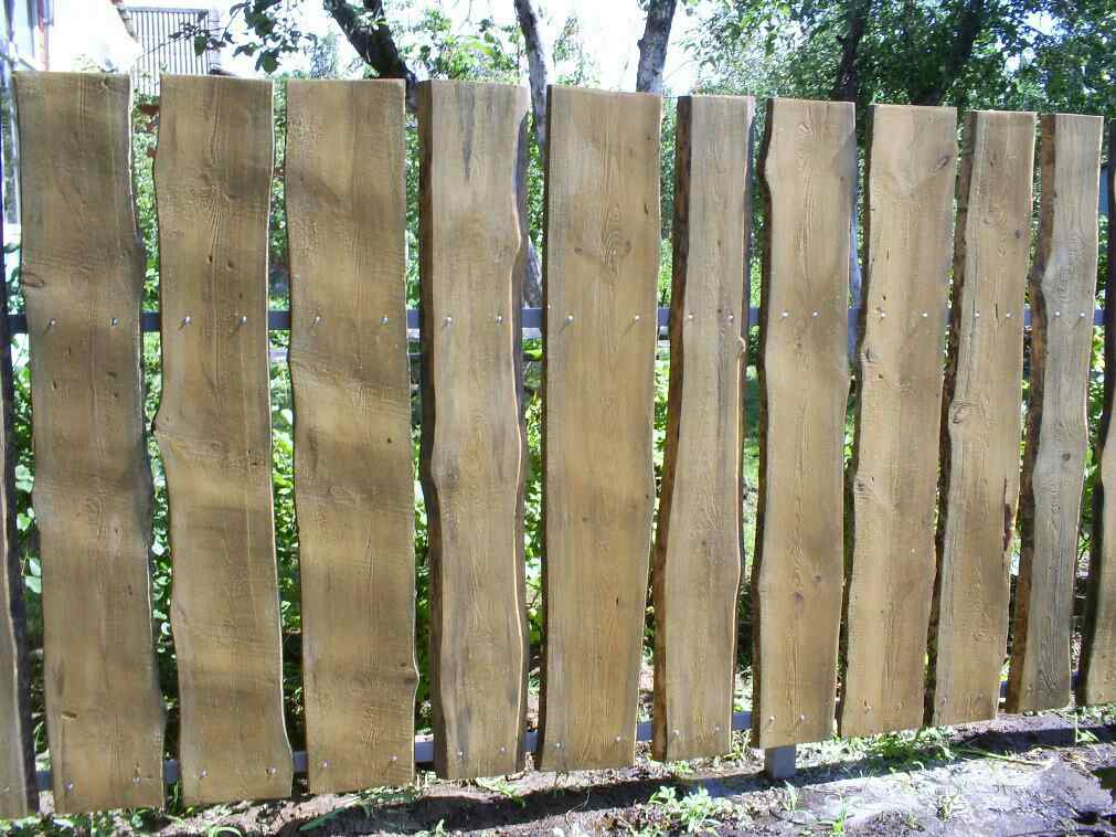 Забор из необрезной доски — инструкция, фото и цена