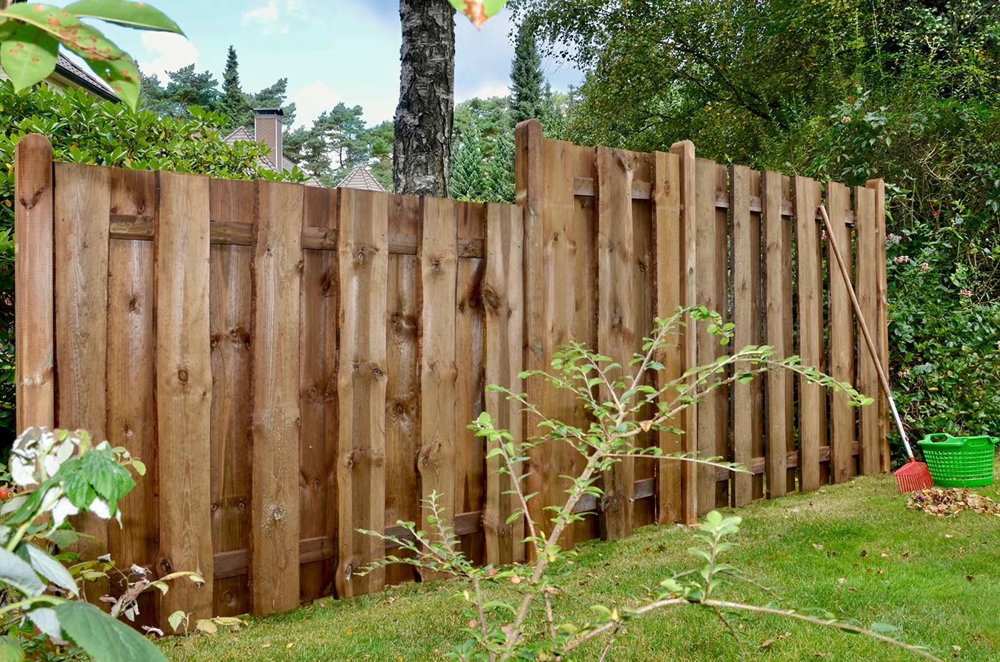 Забор из горбыля (52 фото): красивый деревянный забор из необрезной доски, все варианты обработки и дизайна – ремонт своими руками на m-stone.ru