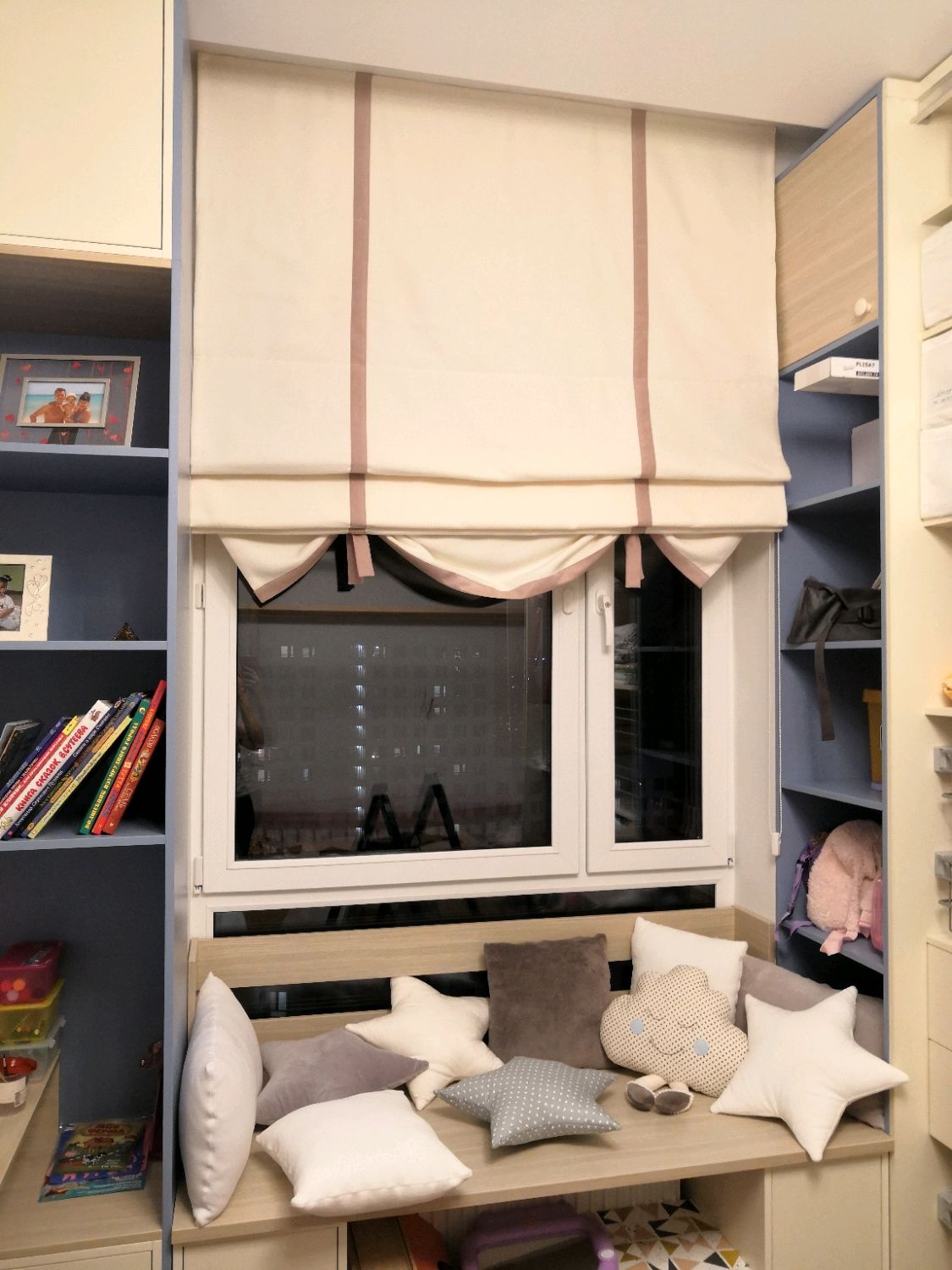 Римские шторы в детскую: фото комнаты, для девочки и мальчика, интерьер