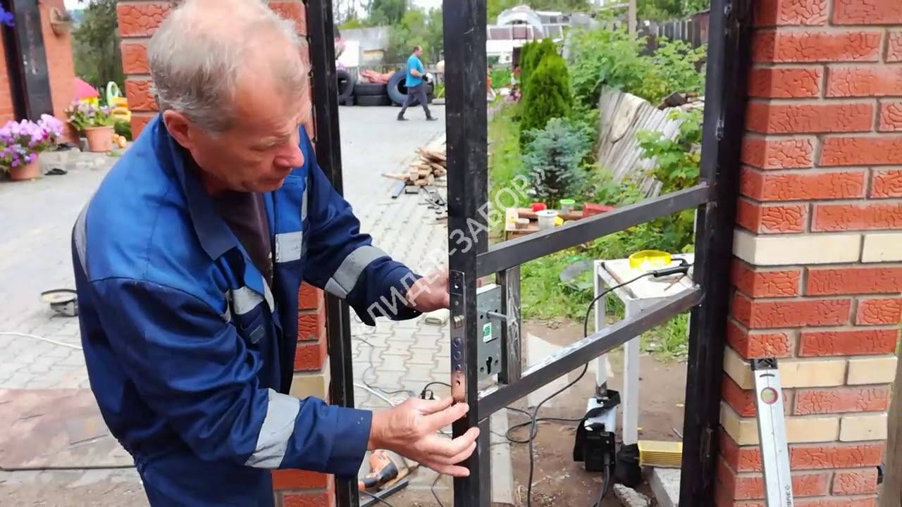 Как сварить ворота на забор из профильной трубы своими руками: материалы и этапы монтажа