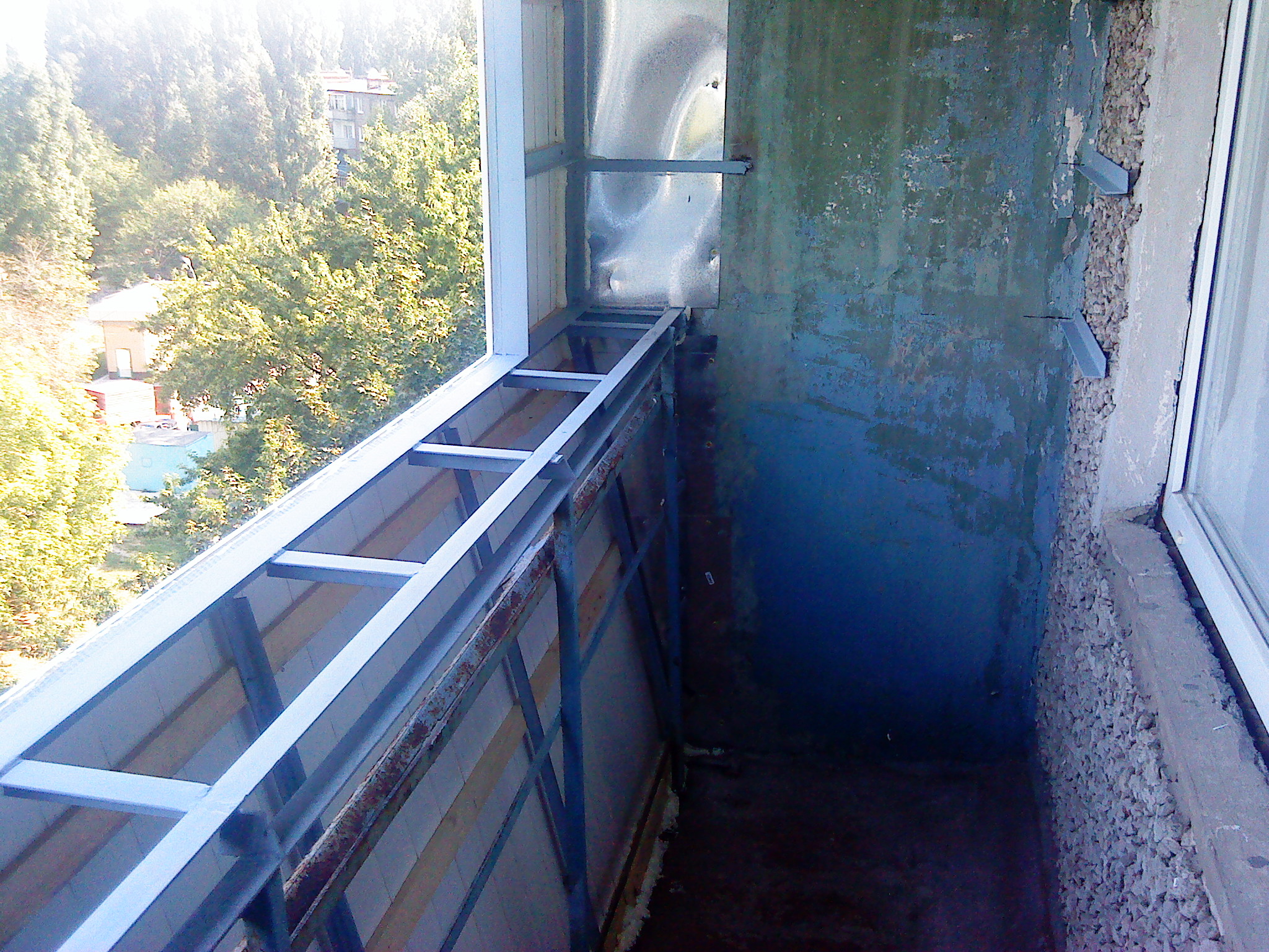 Как сделать вынос балкона по полу: конструкция, разрешение и закон- обзор +видео