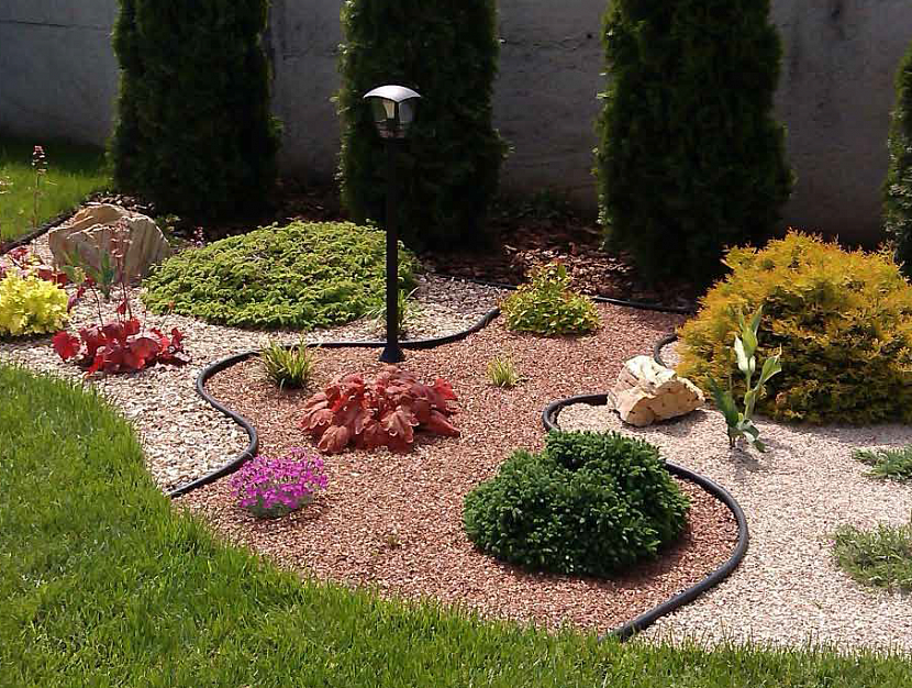 Бордюрная лента для сада: фото с идеями оформления дорожек, грядок, клумб и цветников