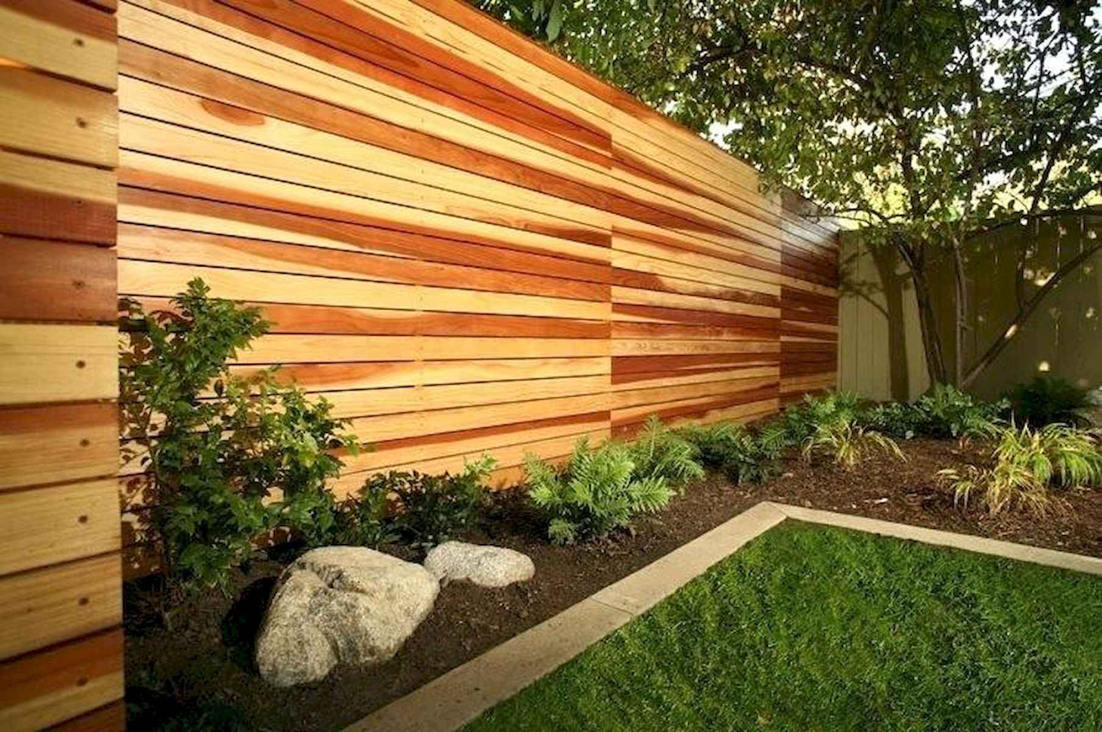 Деревянные заборы для частного дома: фото самых интересных идей