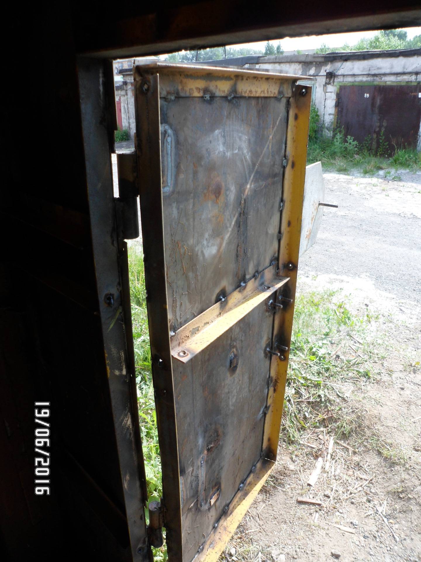 Ворота гаражные металлические распашные с калиткой чертежи