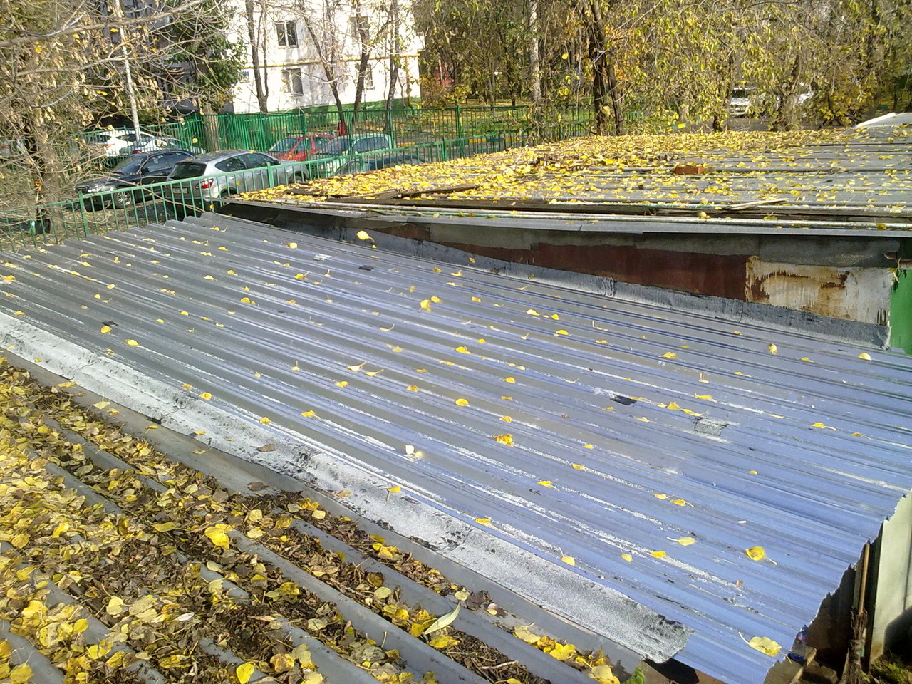 Как сделать крышу гаража из профнастила своими руками – пошаговое руководство