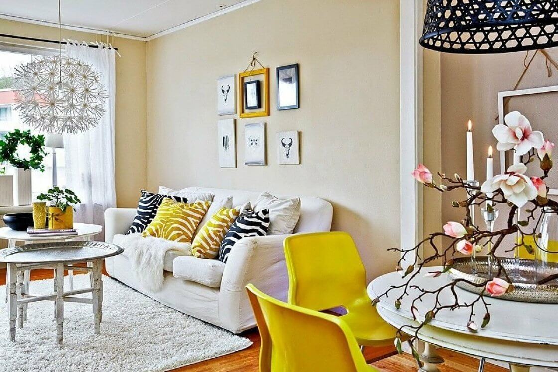 Желтые стены в интерьере гостиной, сочетание цветов в интерьере гостиной, если стены желтоватые