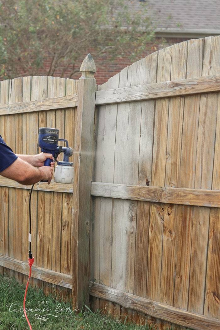 Чем покрасить деревянный забор, срок службы лкп и антисептика