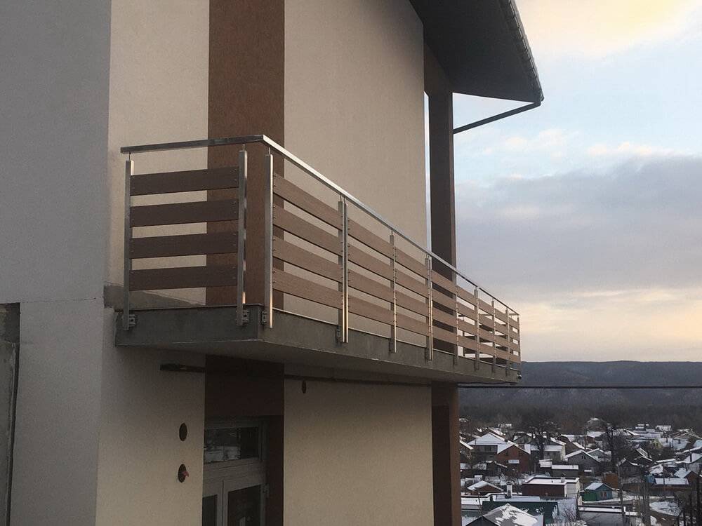 Варианты перил для балкона, как установить ограду своими руками видео