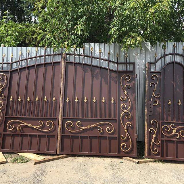 Как покрасить кованые ворота. покраска кованых ворот: пошаговая инструкция