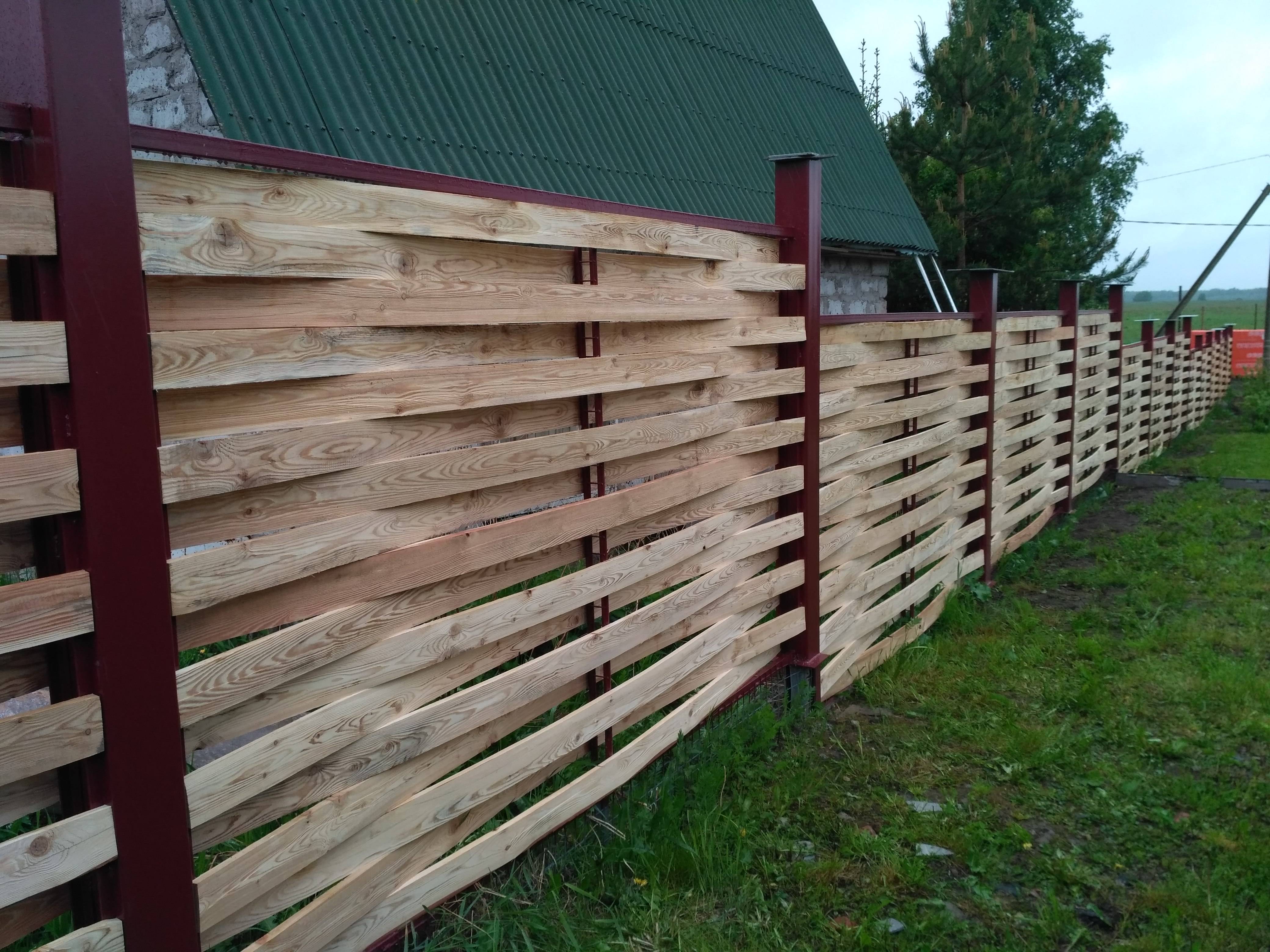 Чем покрыть (обработать) деревянный забор от гниения и влаги для долговечности на улице