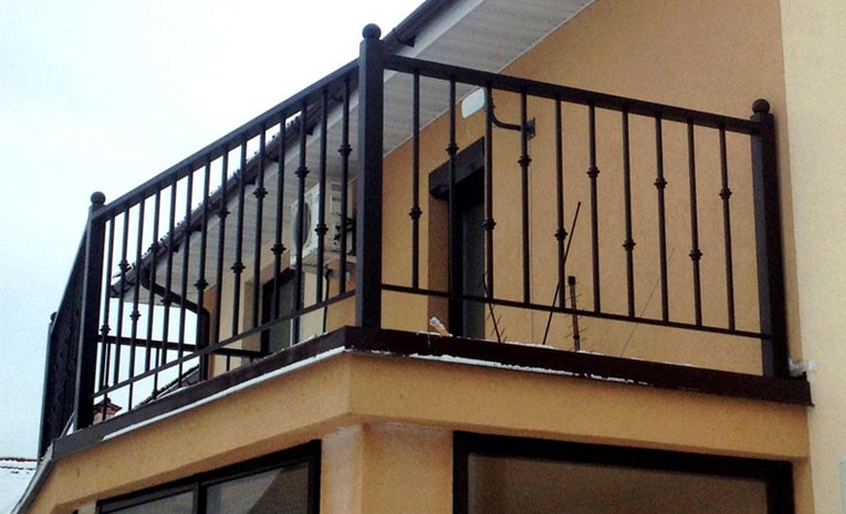 Оптимальная высота балконного ограждения