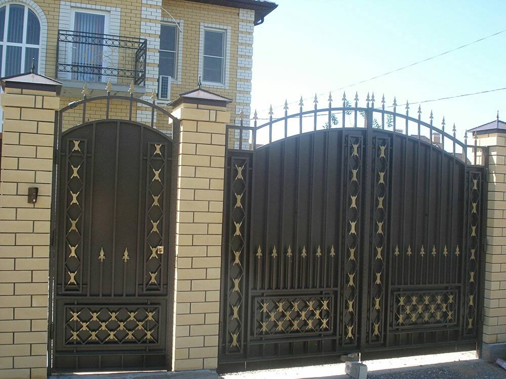 2021 ᐈ ???? (+89 фото) красивые ворота для частных домов