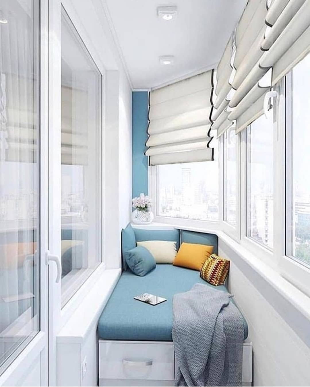 Комфортная спальня с присоединенным балконом
