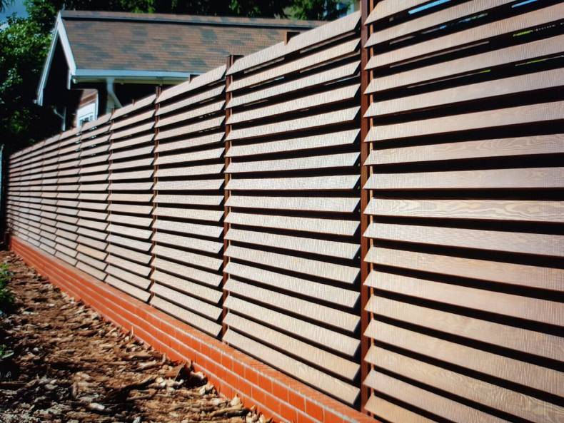 Забор жалюзи металлические и деревянные своими руками: фото и цена