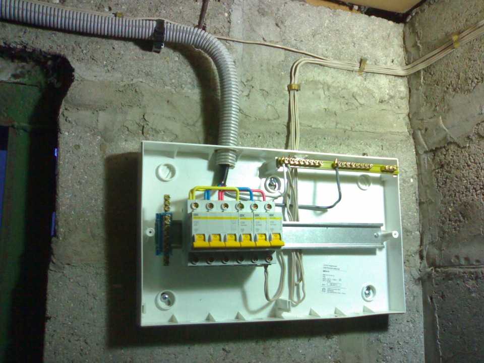 Схема электропроводки в гараже — особенности проектирования и монтажа своими руками 120 фото примеров разводки и видео инструкция по замене проводки в гараже