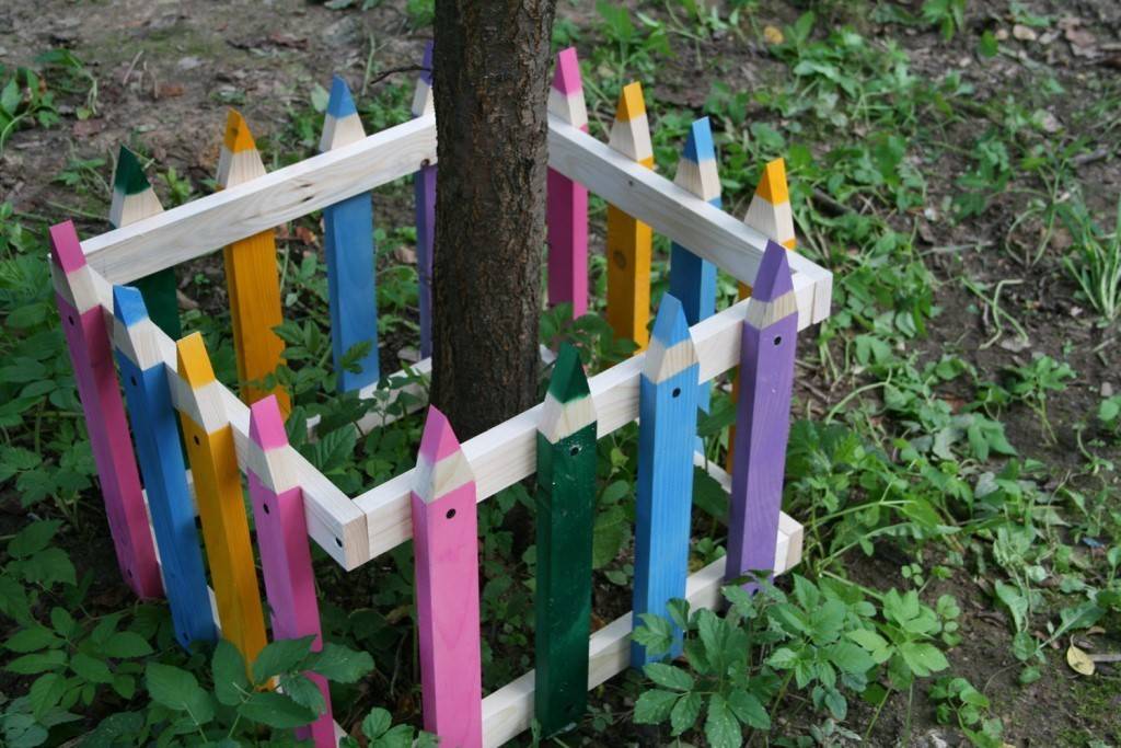Декоративный забор для дачи своими руками - строительство необычных ограждений