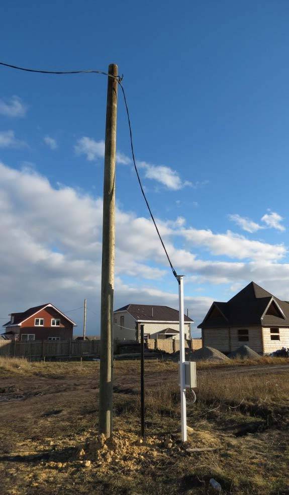 Нормы установки столбов для электричества в деревне. сколько стоит и какой столб для электричества нужно поставить на даче.