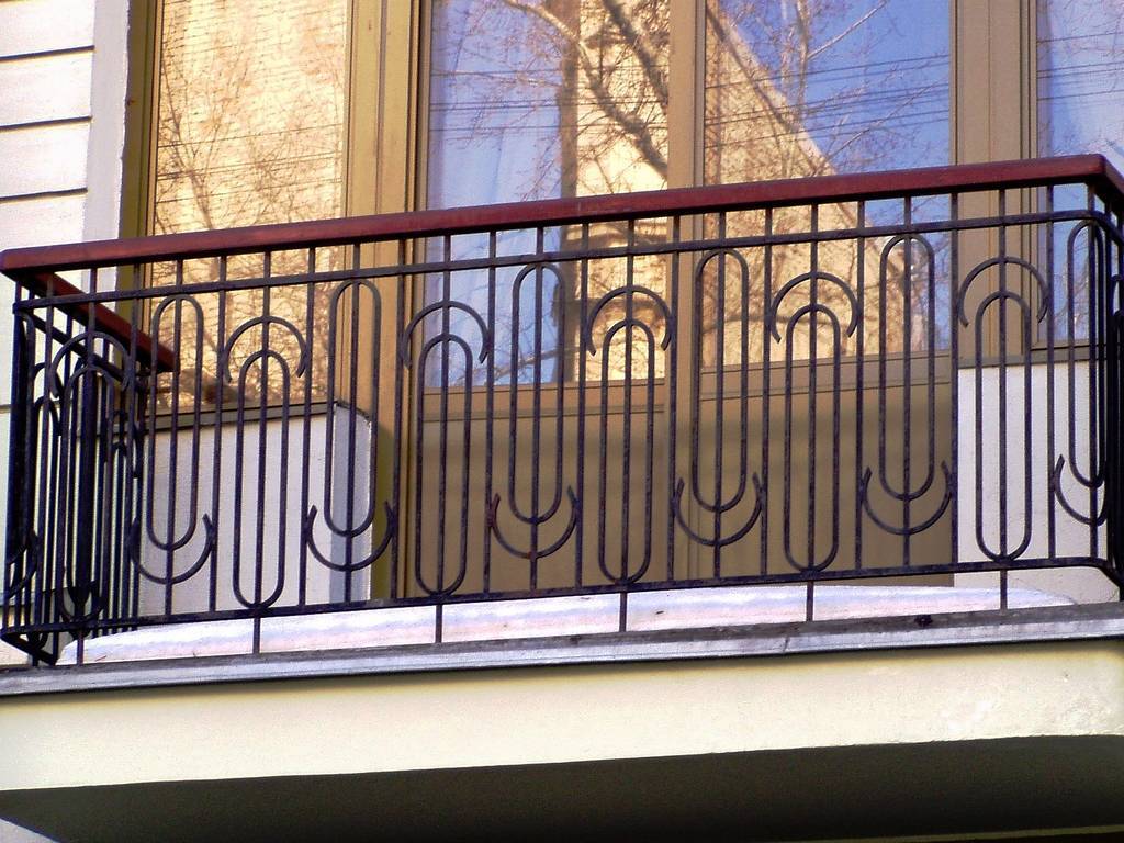 Кованые перила и ограждения балконов