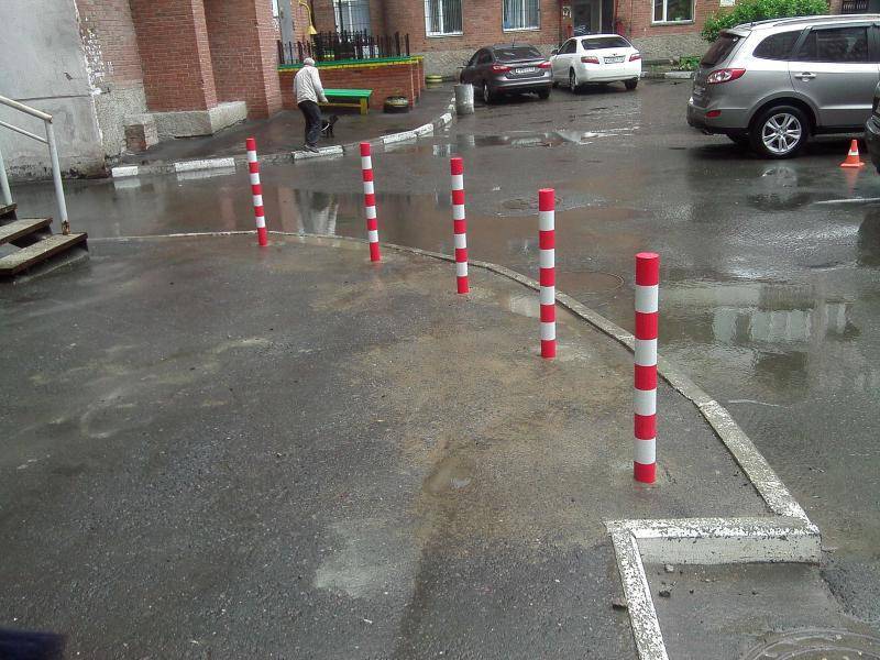 Столбики для ограждения парковки: полусфера из бетона
