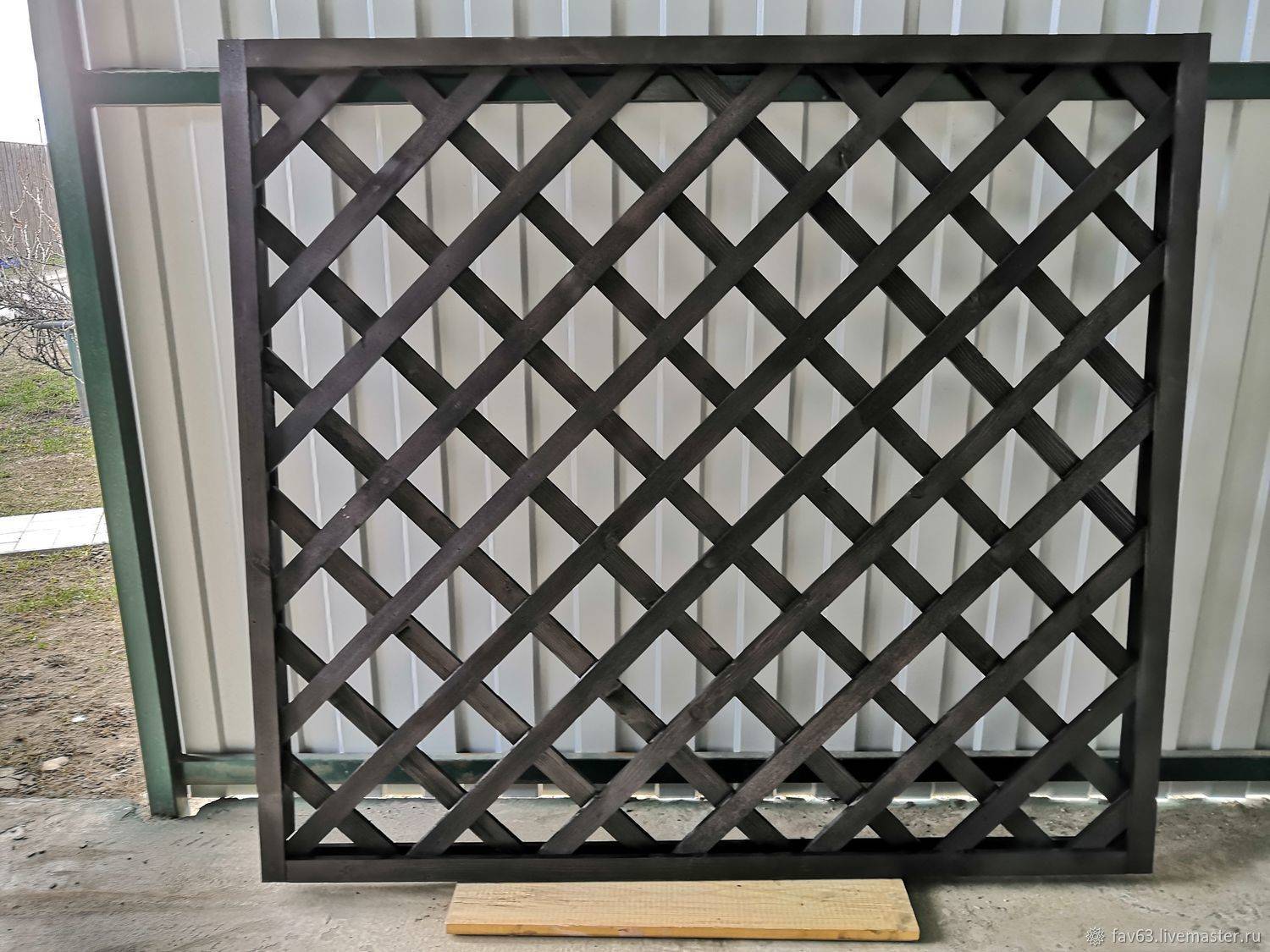 Забор решетка: пластиковый, металлический или деревянный