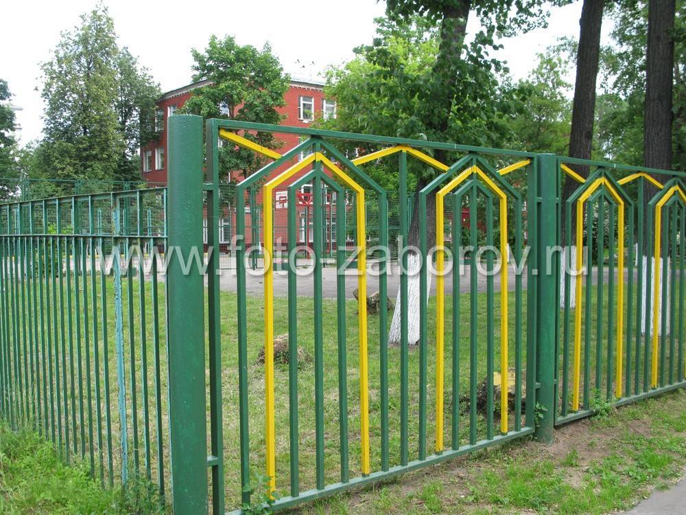 Все виды заборов для дома и дачи, обзор вариантов с фото