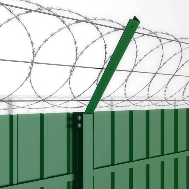 Забор из колючей проволоки: эффективное использование в частном хозяйстве