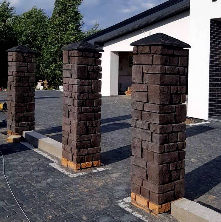 Как можно использовать декоративные бетонные блоки в современном малоэтажном строительстве