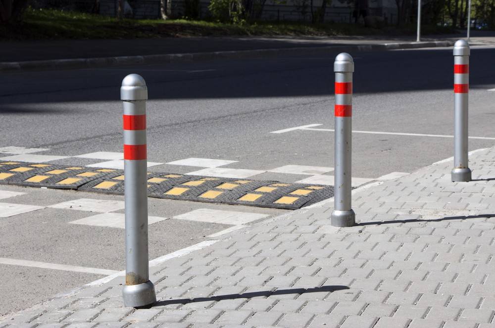 Парковочные барьеры — что это такое и для чего они нужны?
